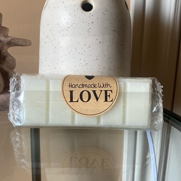 Black Opium 100% Soy Wax Melts - Picture 3 of 10